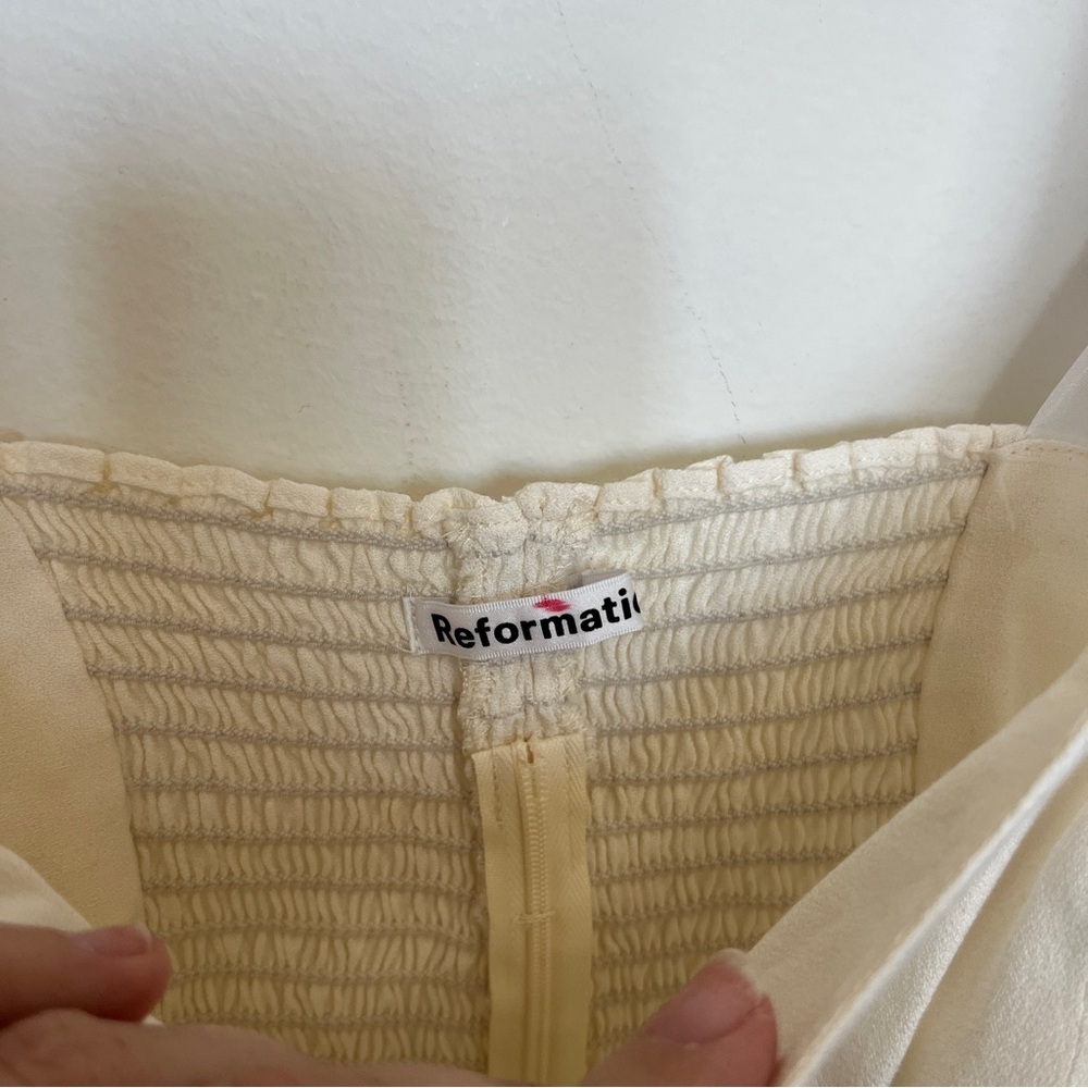 Reformation Zoey top in off white Color Size 2 - Picture 4 of 6